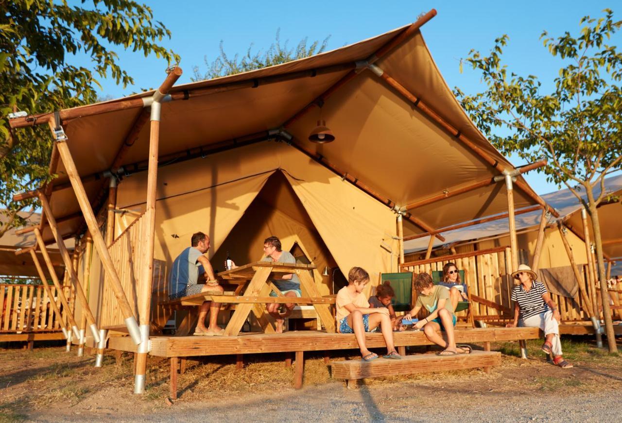 Отель Camping Nautic Almata Glamping Кастельон-де-Ампуриас Экстерьер фото